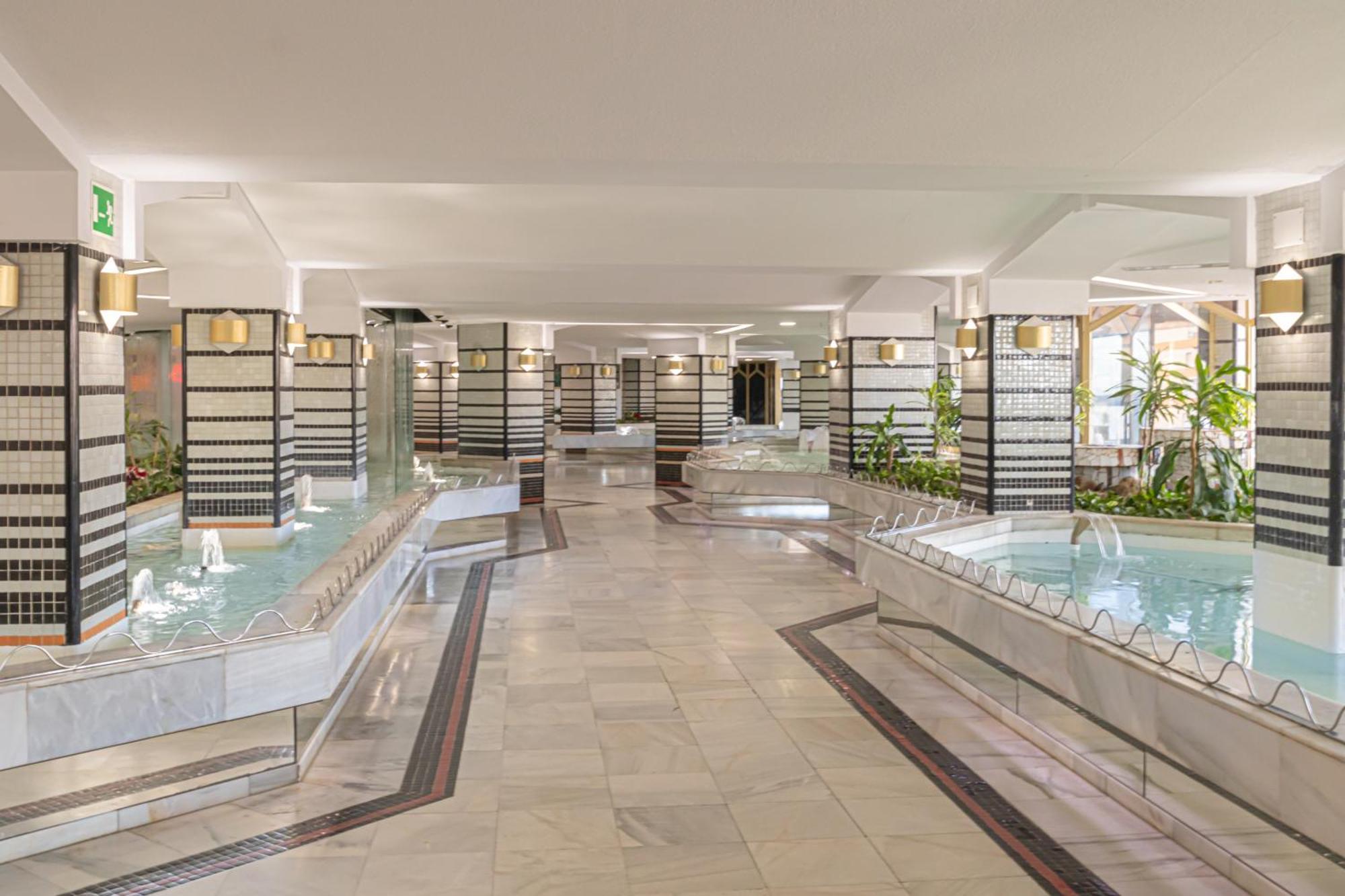 Benalbeach With Pools And Seaview - Happy Appartement