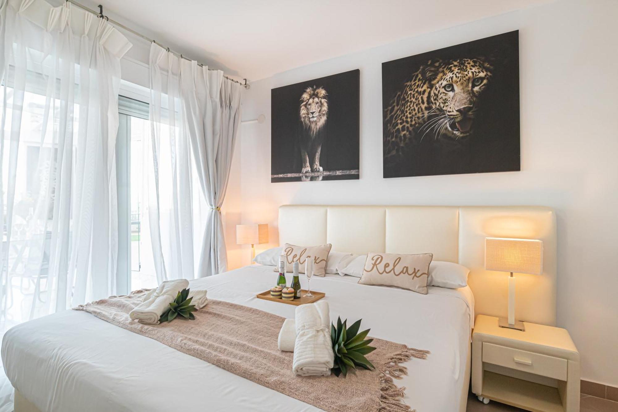 Benalbeach With Pools And Seaview - Happy Appartement