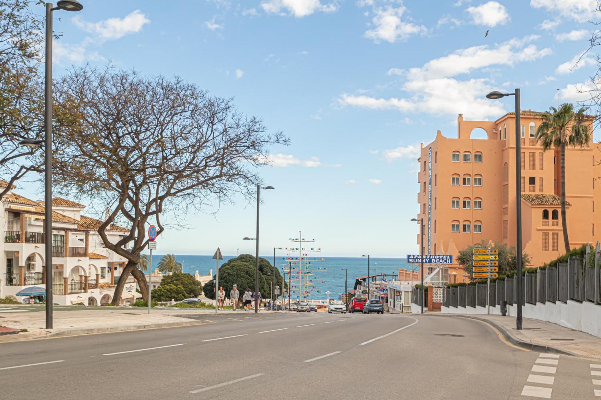 Benalbeach With Pools And Seaview - Happy Apartment *